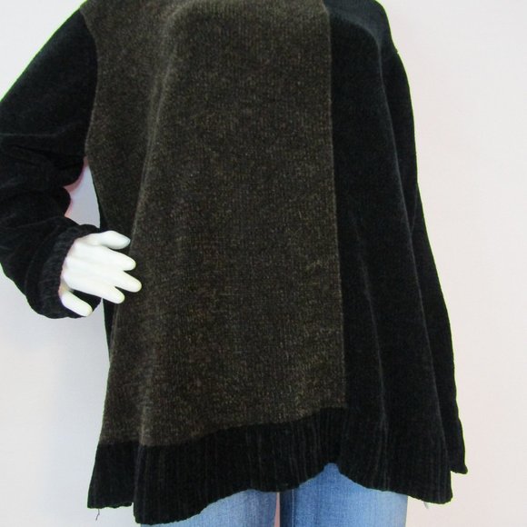 Erika Color Block Turtleneck Sweater - Picture 8 of 13